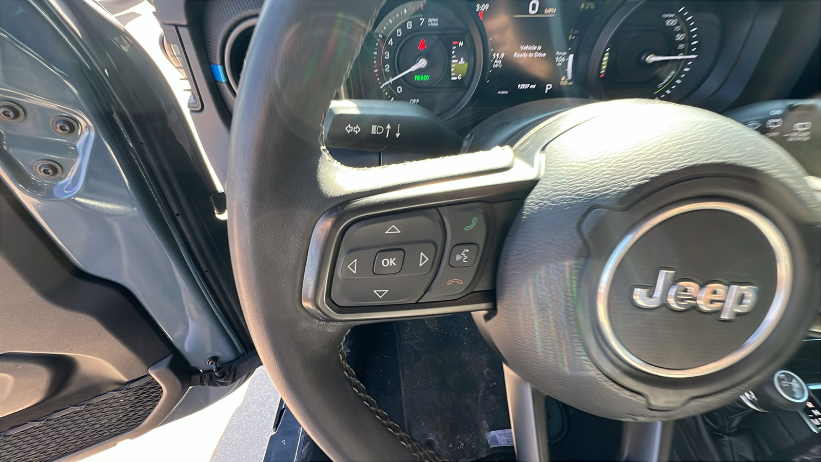 Used 2025 Jeep Wrangler Unlimited Rubicon 4xe w/ Convenience Group image 24