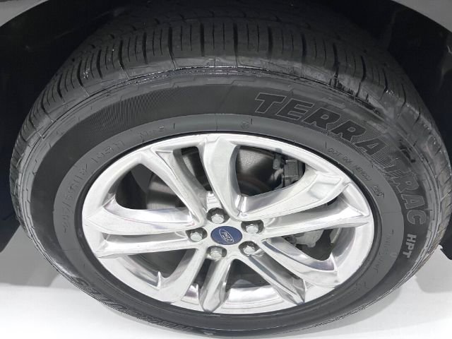 Used 2017 Ford Edge SEL image 41