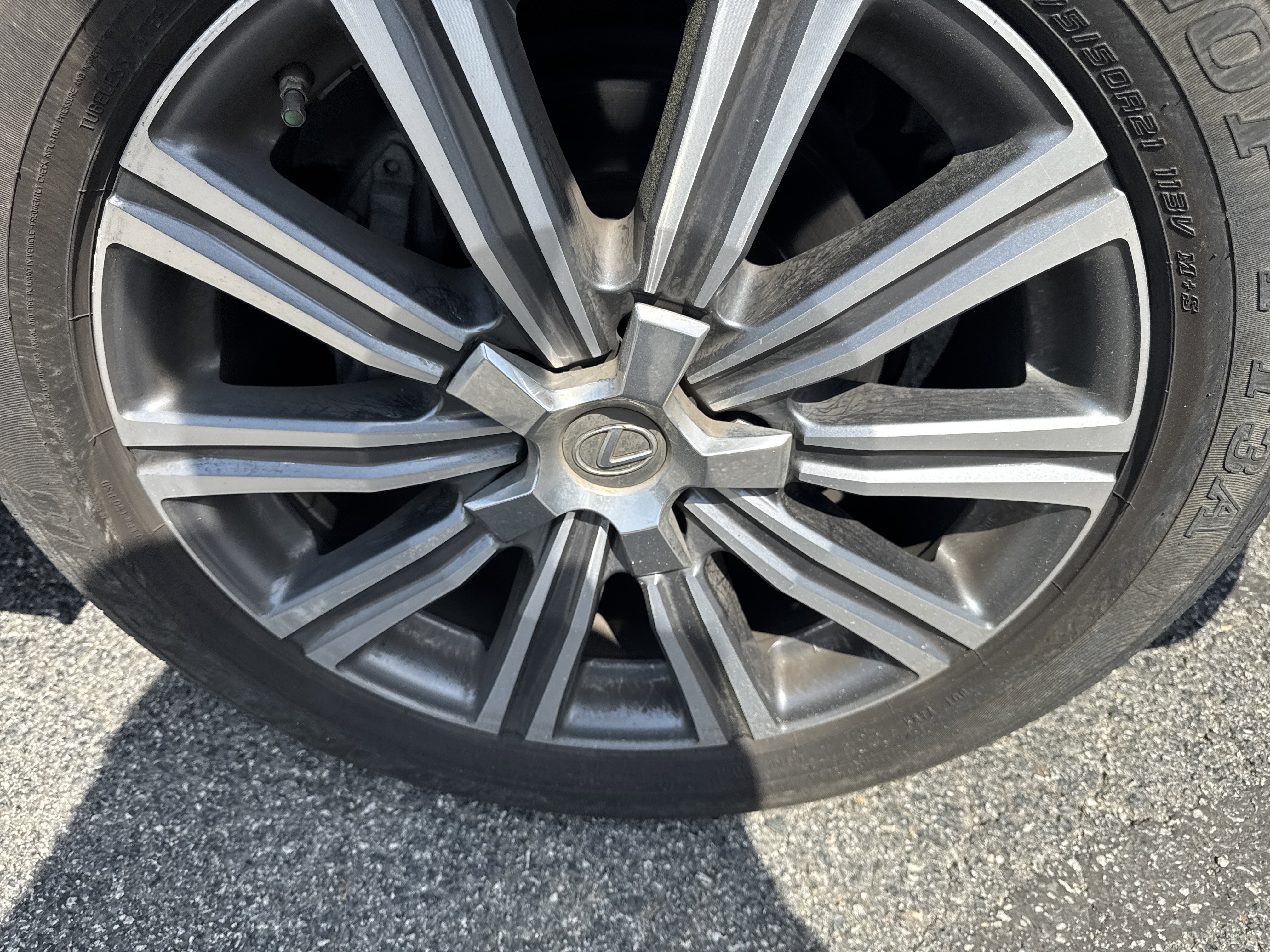 Used 2016 Lexus LX 570 4WD w/ Luxury Package image 12