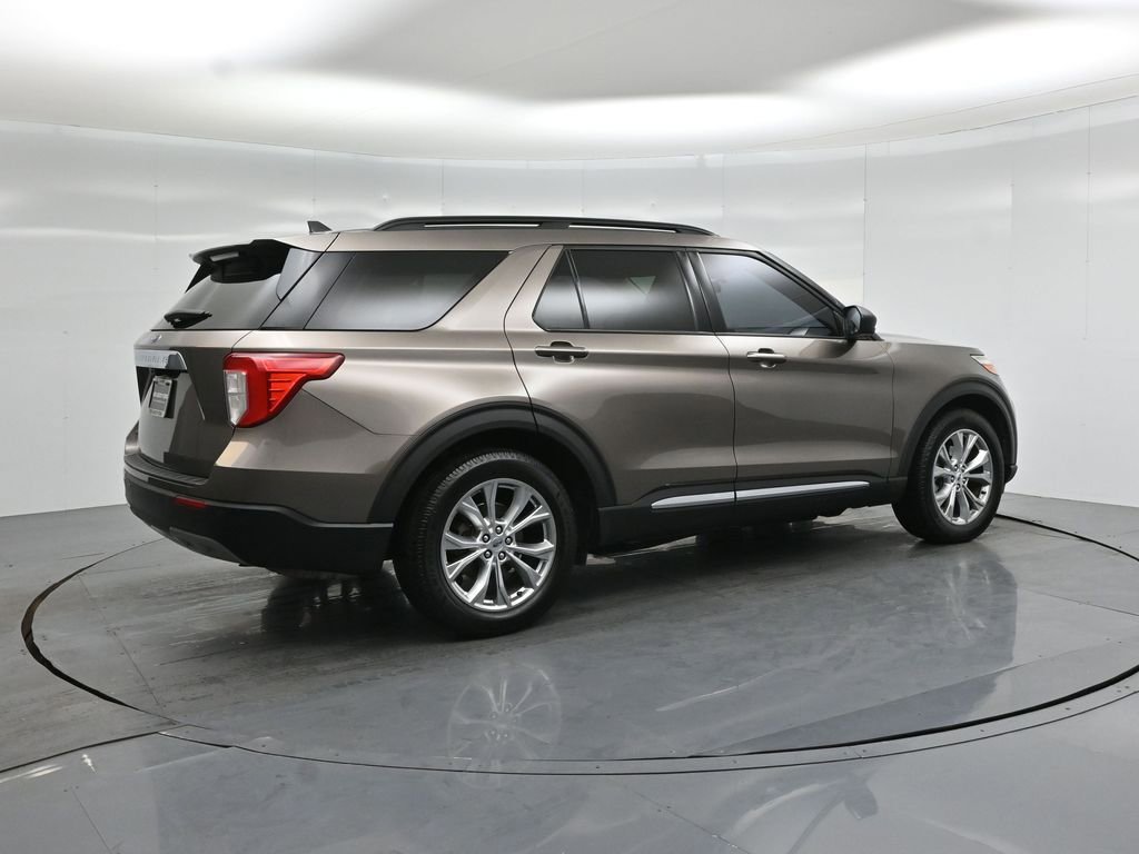 Used 2021 Ford Explorer XLT w/ Equipment Group 202A RWD image 26