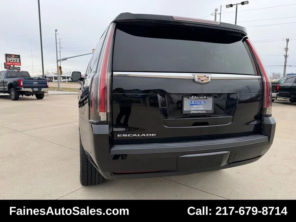 Used 2018 Cadillac Escalade Premium Luxury image 18