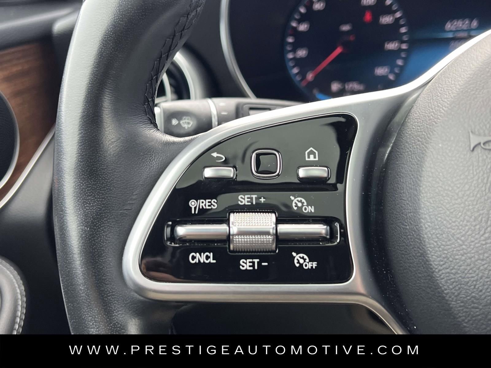 Used 2022 Mercedes-Benz GLC 300 4MATIC image 32