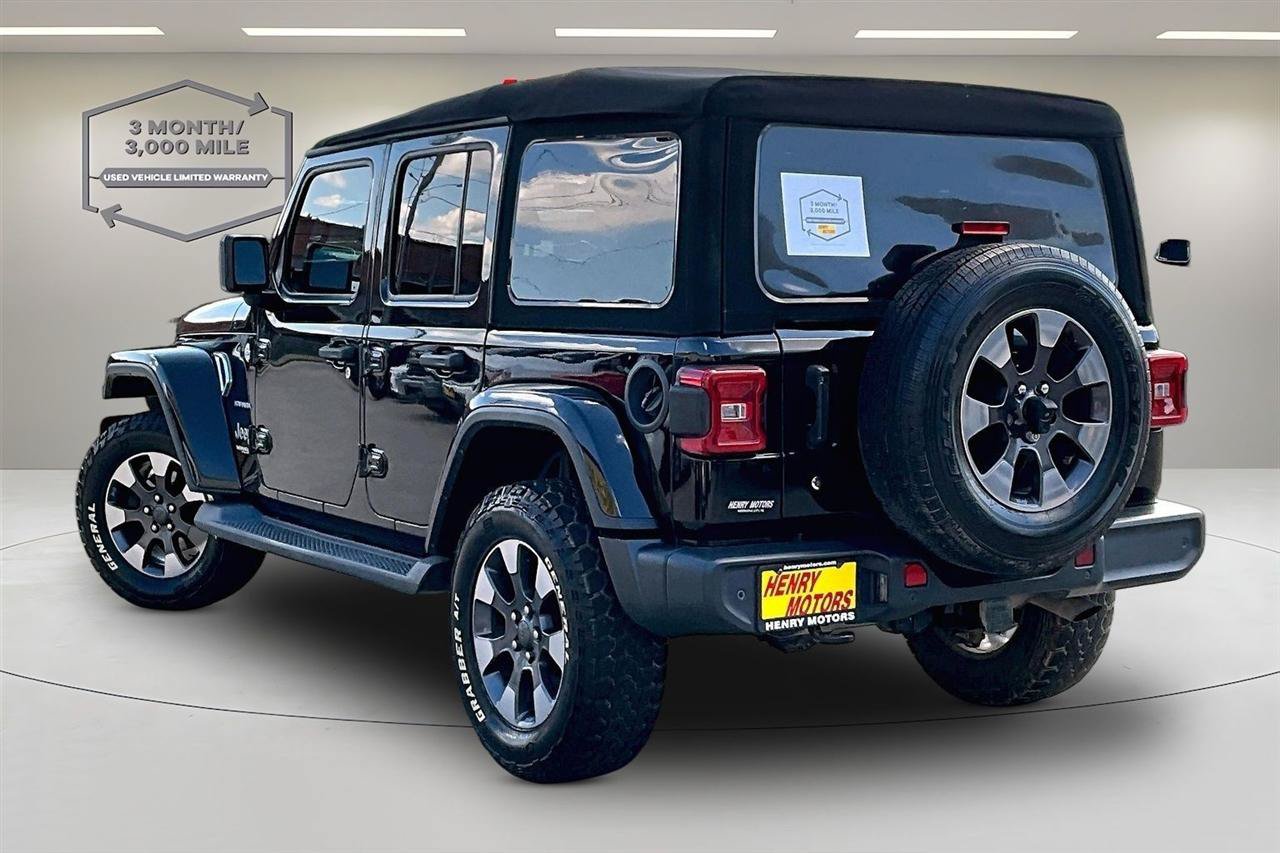 Used 2018 Jeep Wrangler Unlimited Sahara AWD/4WD image 4