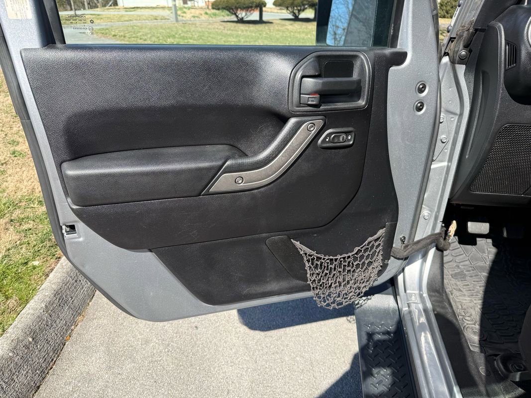 Used 2014 Jeep Wrangler Unlimited Sport w/ Dual Top Group AWD/4WD image 17