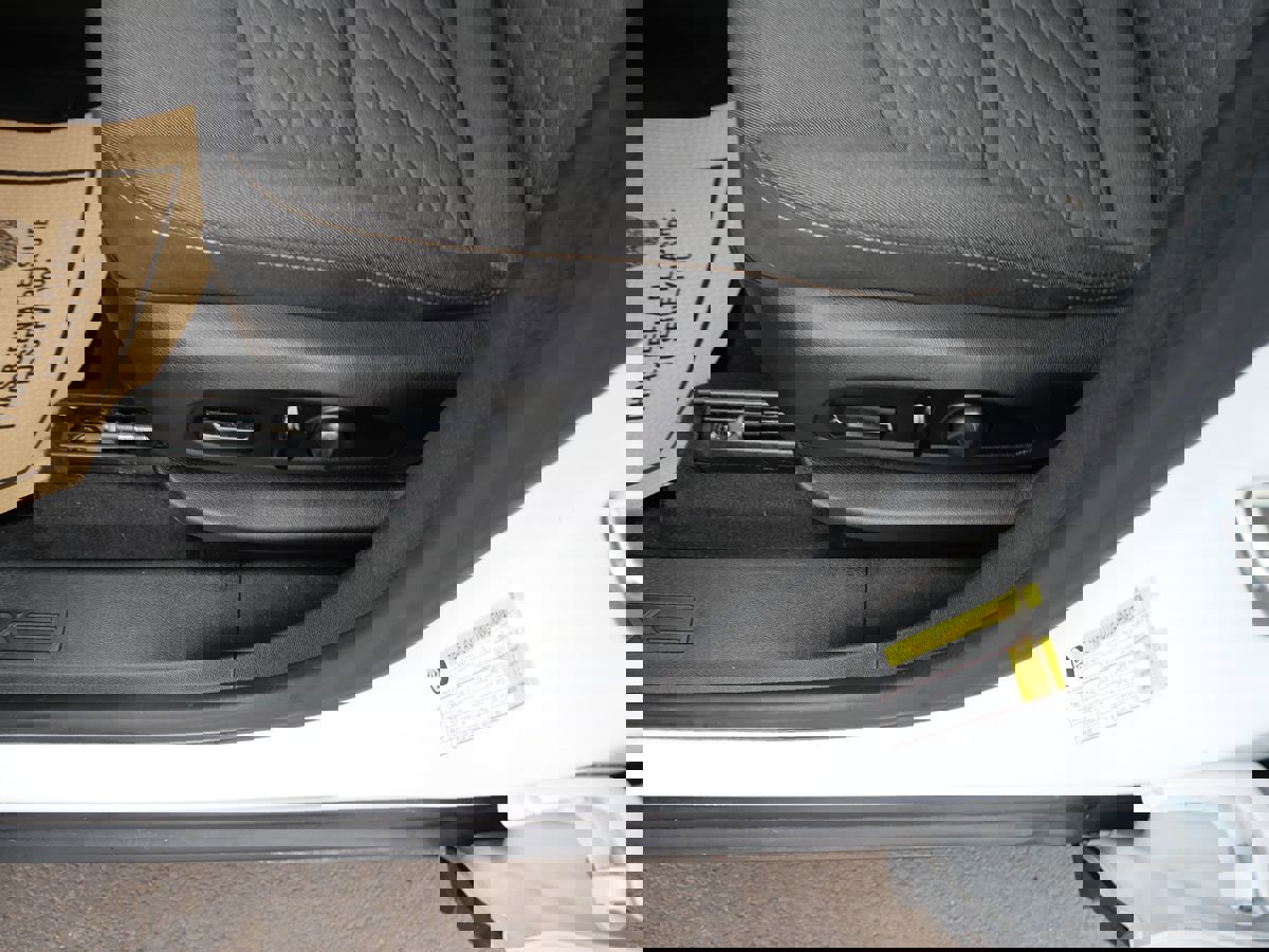 Used 2020 Chevrolet Equinox LT image 16