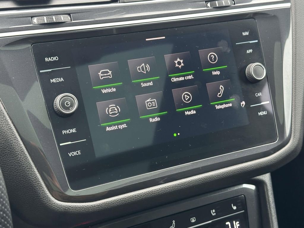 Certified 2024 Volkswagen Tiguan SEL R-Line image 31
