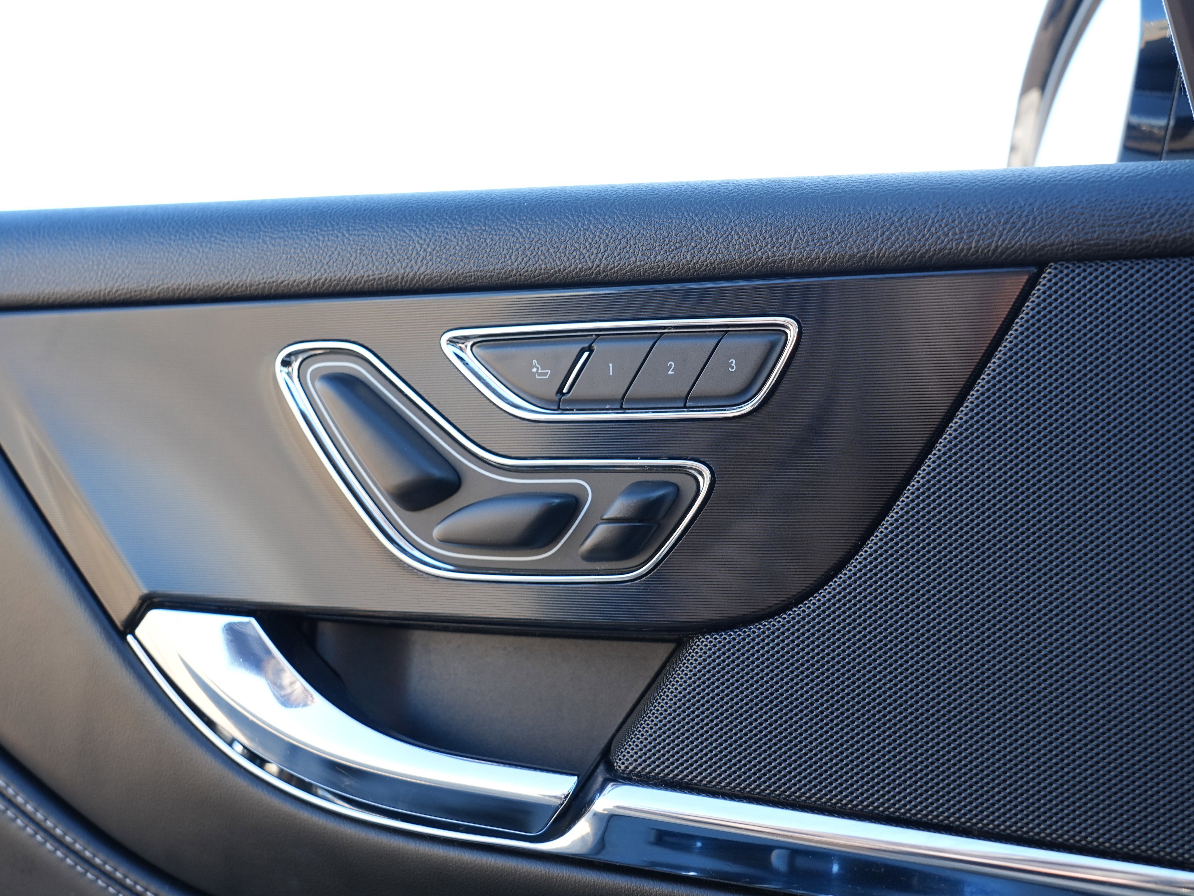 Used 2020 Lincoln Corsair Reserve w/ Equipment Group 202A image 21