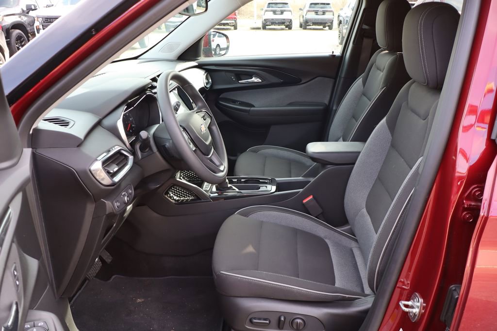 Used 2023 Chevrolet TrailBlazer LT w/ Convenience Package image 9