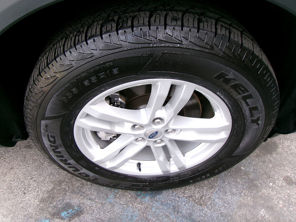 Used 2021 Ford Explorer XLT w/ Equipment Group 202A AWD/4WD image 8