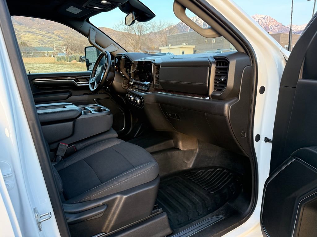 Used 2024 GMC Sierra 3500 SLE w/ SLE Convenience Package AWD/4WD image 17