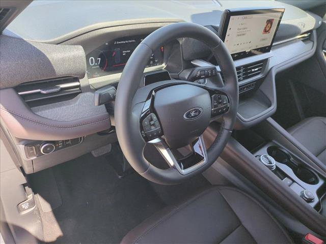 New 2027 Ford Explorer Platinum RWD image 3