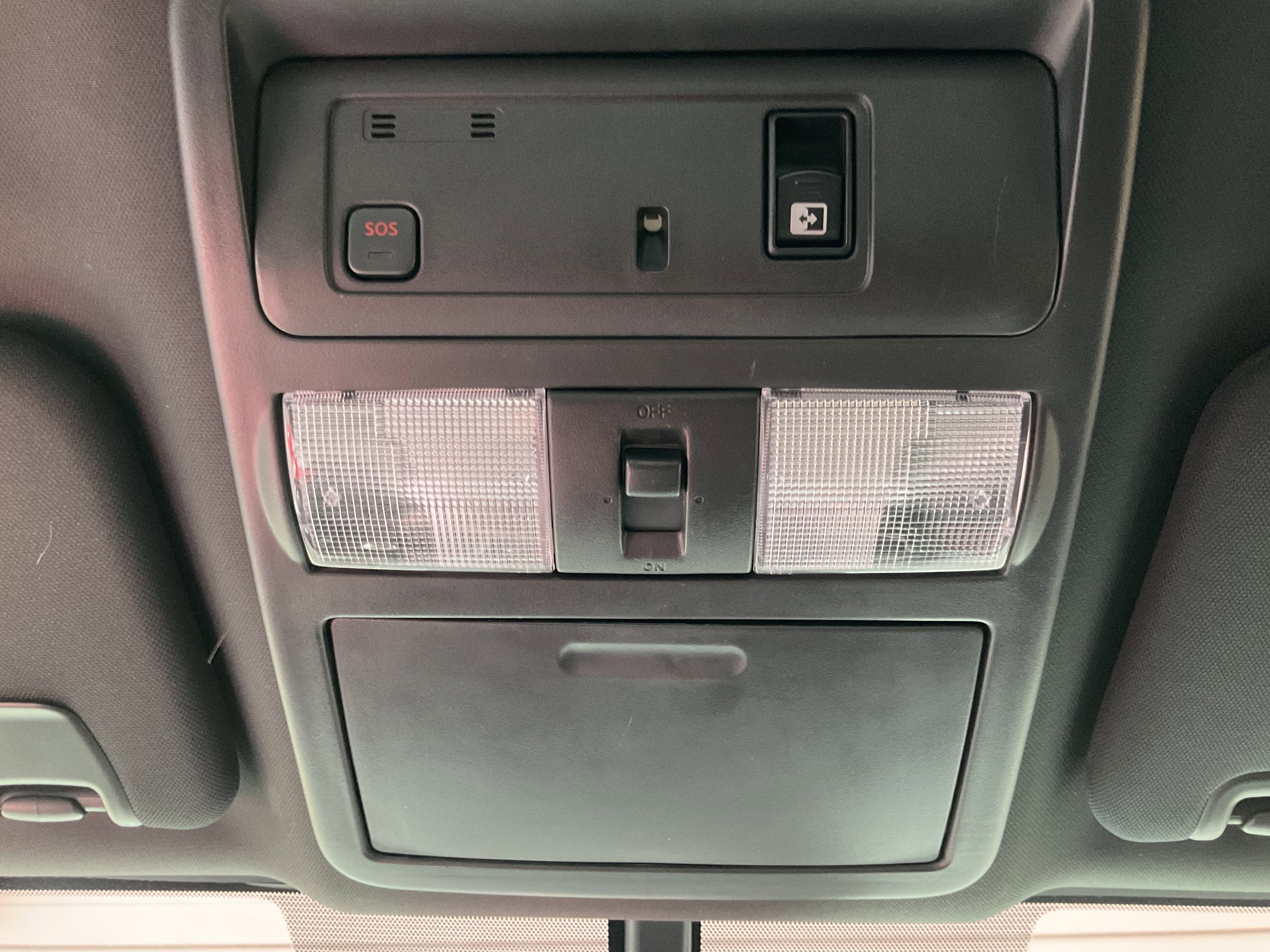 Used 2019 Nissan Titan SL w/ Midnight Edition image 36