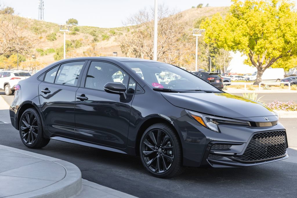 New 2026 Toyota Corolla SE image 3