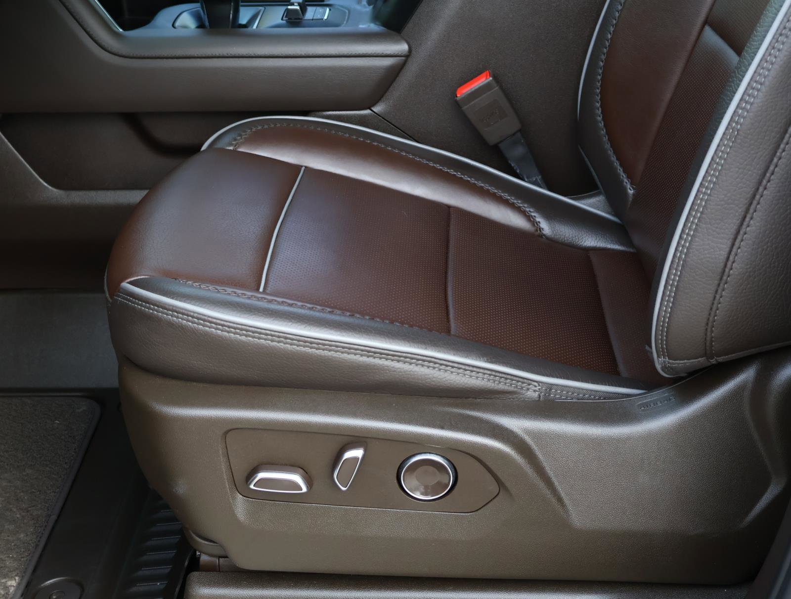 Used 2024 GMC Sierra 1500 Denali w/ Technology Package image 16