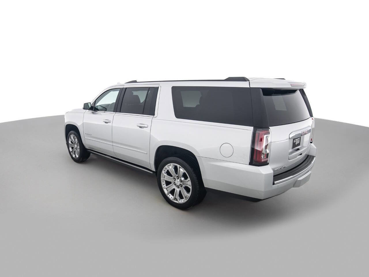 Used 2016 GMC Yukon XL Denali w/ Open Road Package AWD/4WD image 7