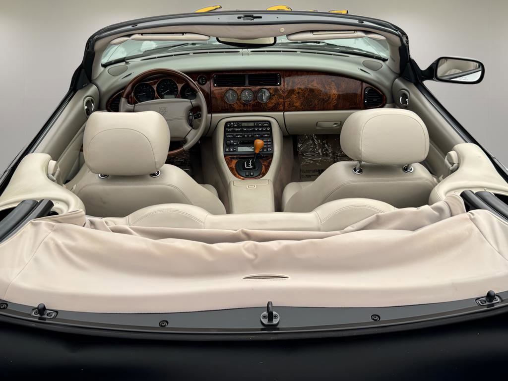 Used 2002 Jaguar XK8 Convertible image 17