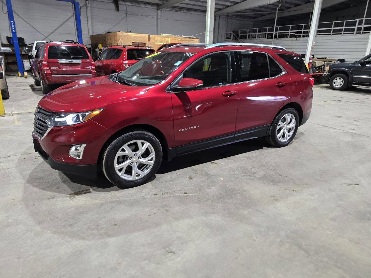 Used 2018 Chevrolet Equinox LT w/ Sun & Infotainment Package AWD/4WD image 3