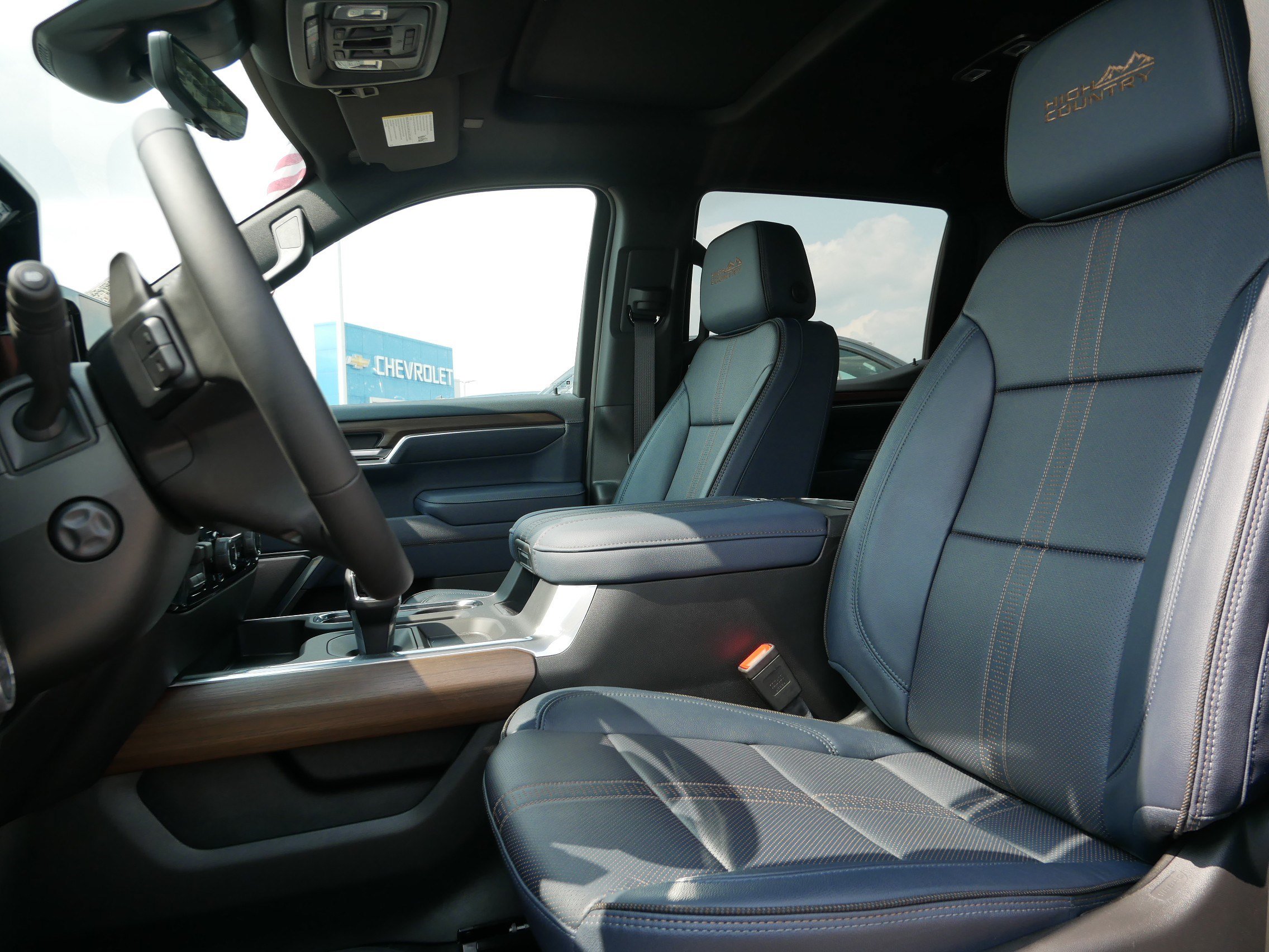 New 2026 Chevrolet Silverado 1500 High Country w/ High Country Premium Package AWD/4WD image 4