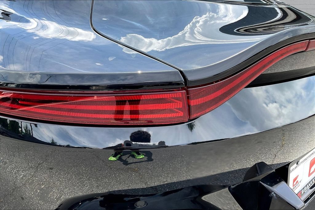 Used 2019 Aston Martin V8 Vantage Coupe RWD image 20