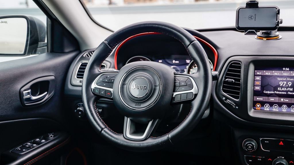 Used 2019 Jeep Compass Trailhawk image 16