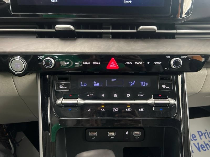 Certified 2023 Kia Carnival EX FWD image 27
