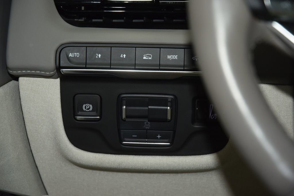 Used 2024 Cadillac Escalade ESV Sport Platinum w/ LPO, ONYX Package AWD/4WD image 35