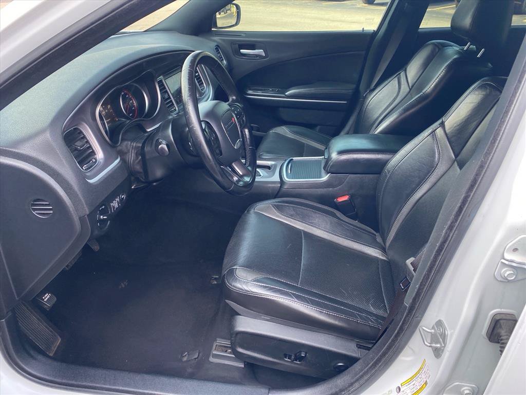 Used 2020 Dodge Charger SXT w/ Leather Interior Group RWD image 9