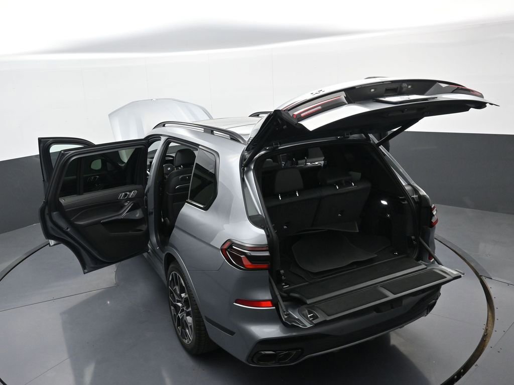 Used 2025 BMW X7 M60i w/ Executive Package image 42