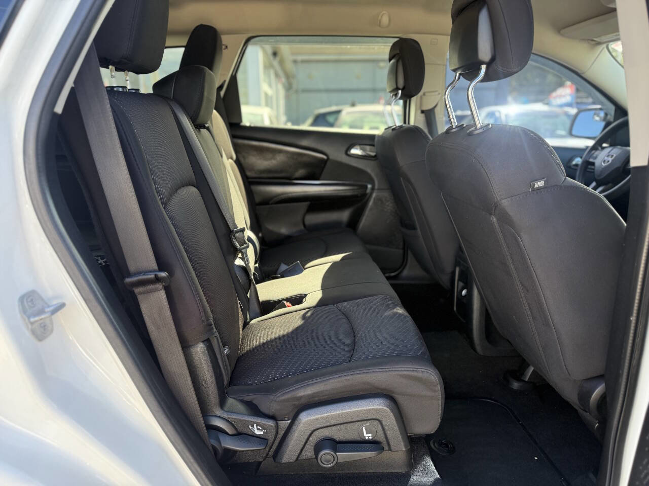 Used 2014 Dodge Journey SXT image 9