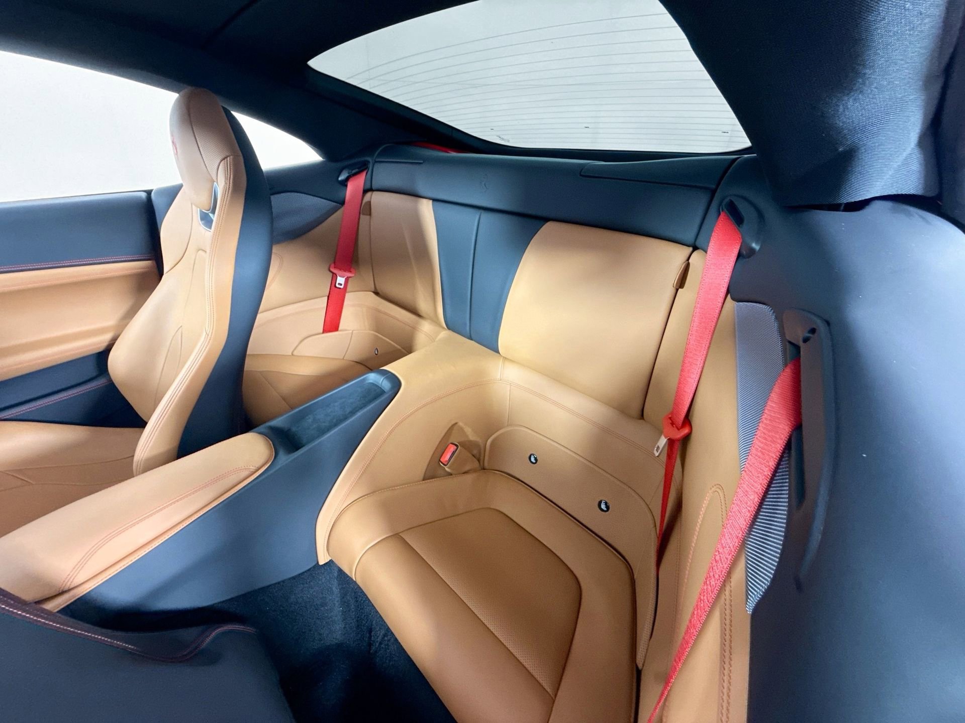 Certified 2022 Ferrari Portofino M image 19