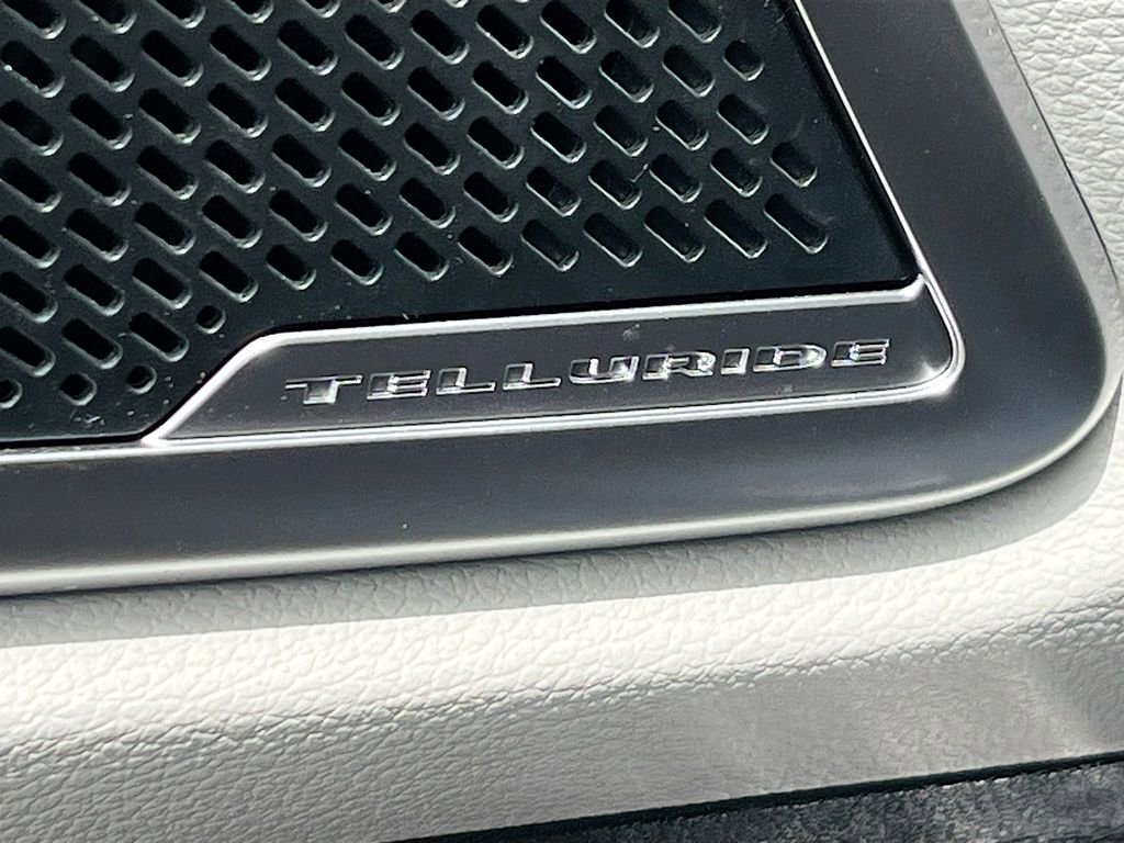 Certified 2025 Kia Telluride S image 13