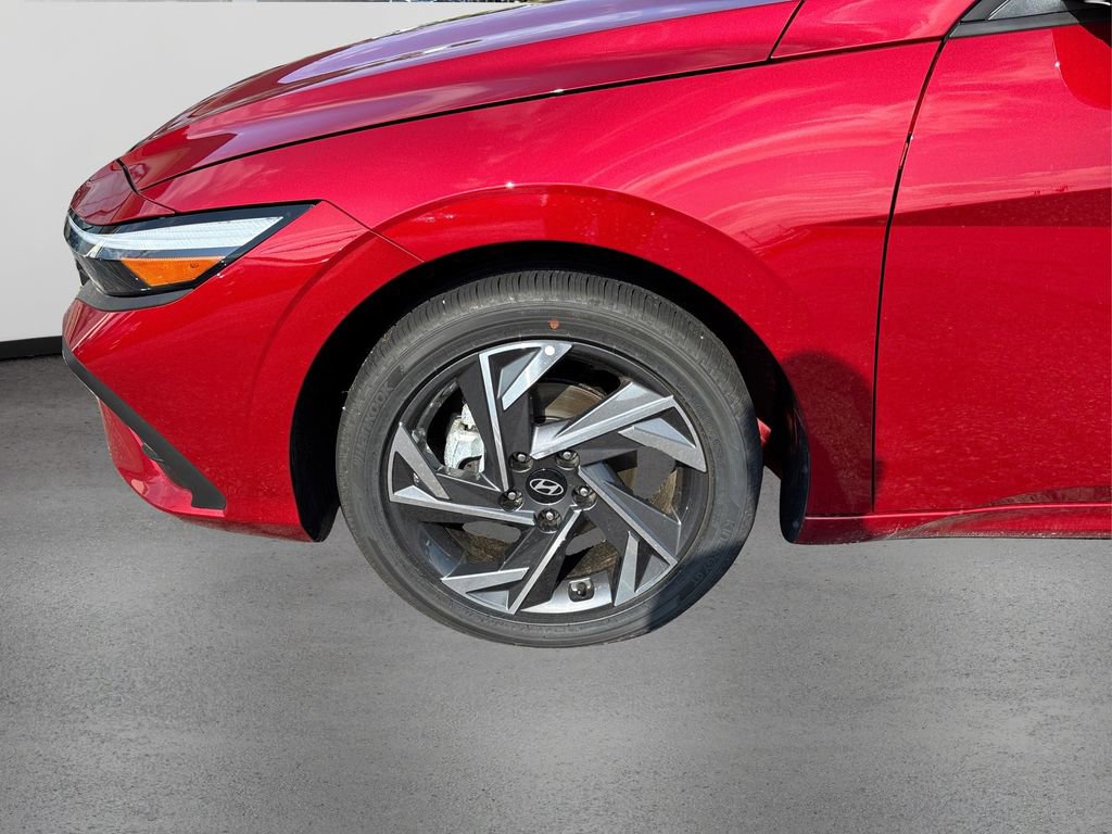 Certified 2025 Hyundai Elantra SEL image 12