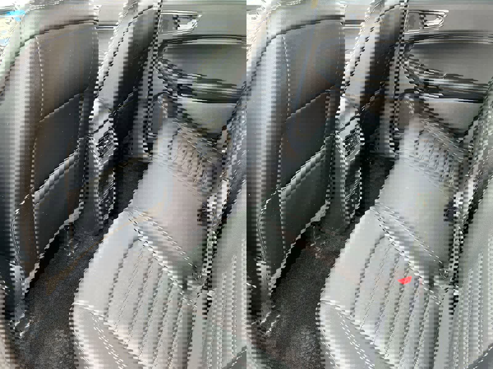 Used 2017 Ford Edge SEL w/ Equipment Group 201A AWD/4WD image 18