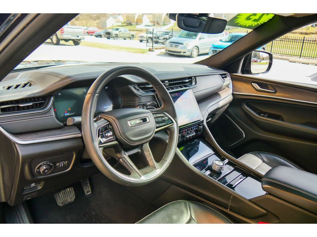 Used 2023 Jeep Grand Cherokee L Overland AWD/4WD image 12