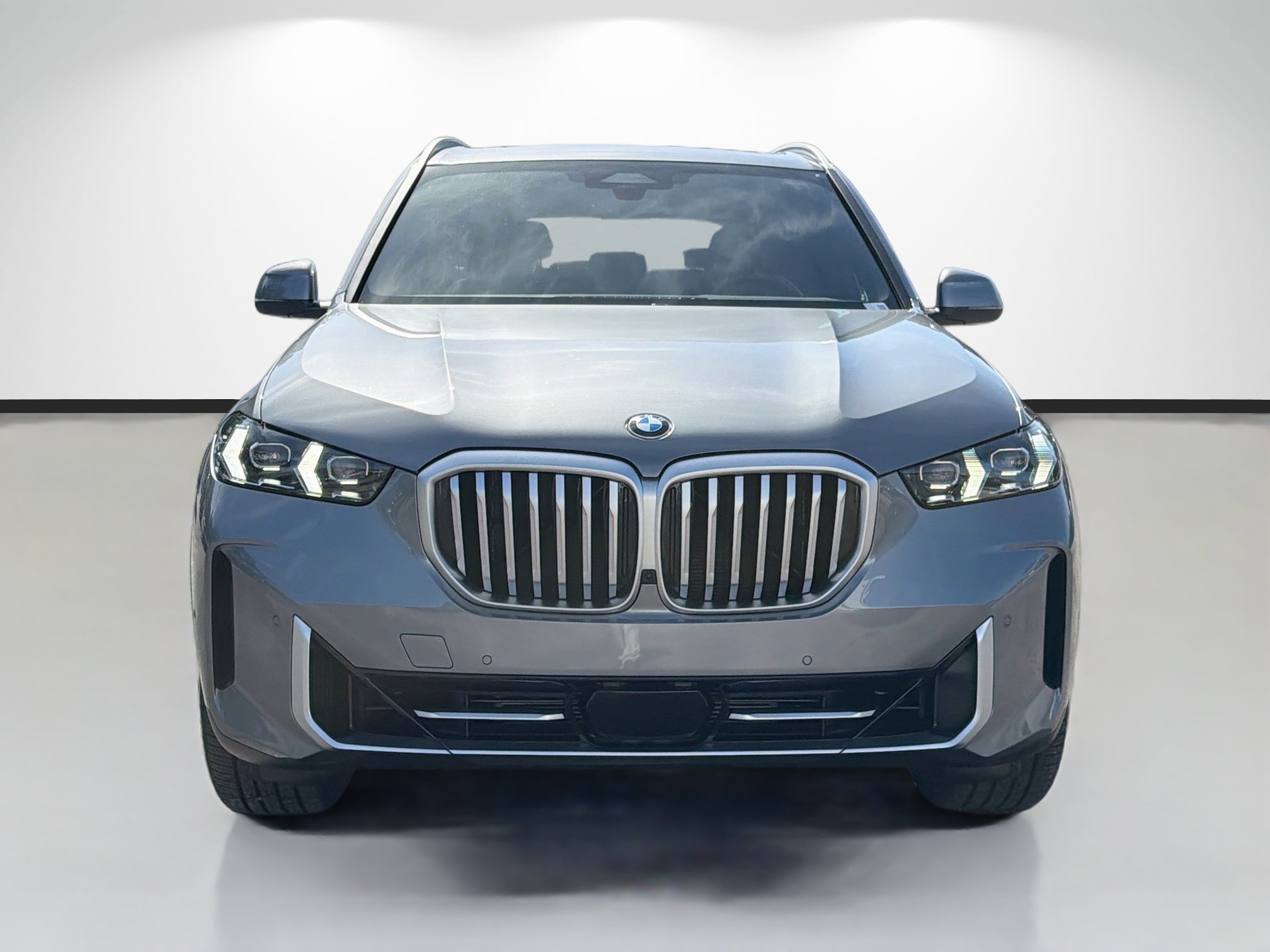 Used 2026 BMW X5 xDrive40i w/ Parking Assistance Package AWD/4WD image 8