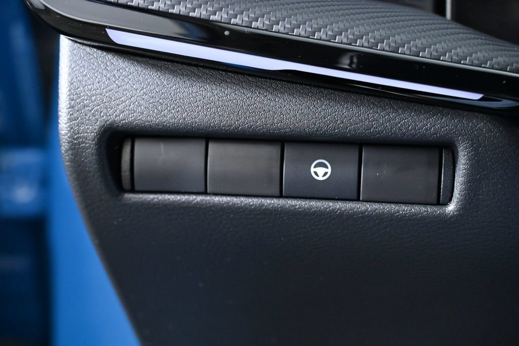 Certified 2025 Nissan Kicks SR AWD/4WD image 25