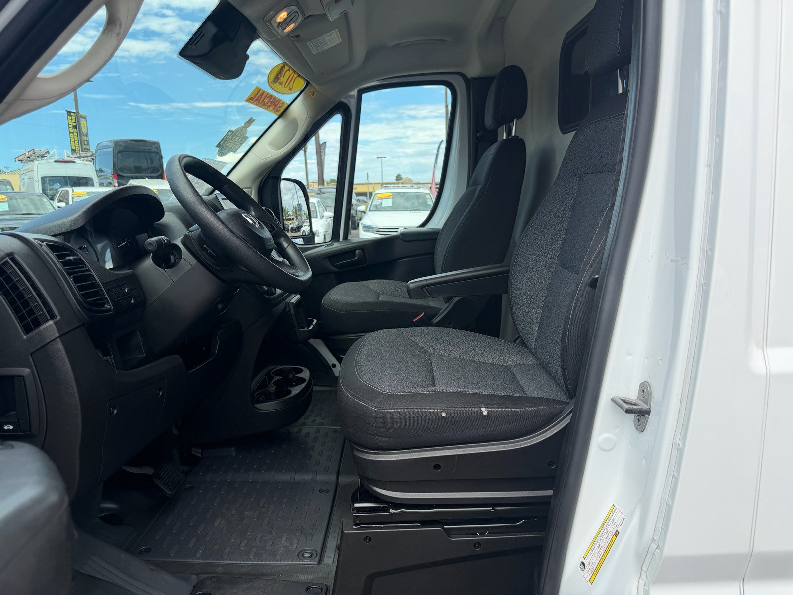 Used 2024 RAM ProMaster 2500 FWD image 18