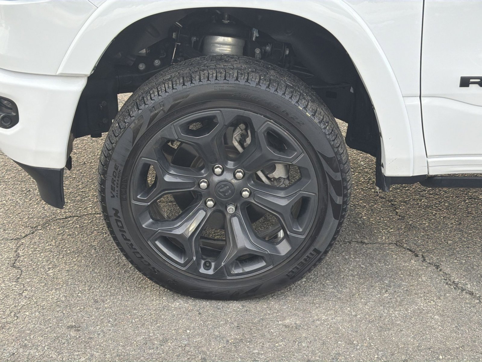 Used 2024 RAM 1500 Limited image 12