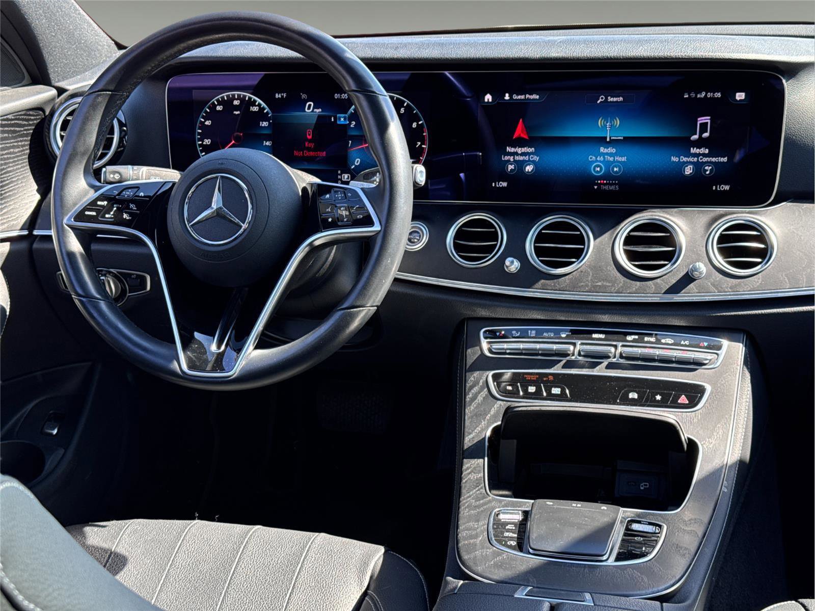 Used 2022 Mercedes-Benz E 350 4MATIC Sedan w/ AMG Line Exterior image 18