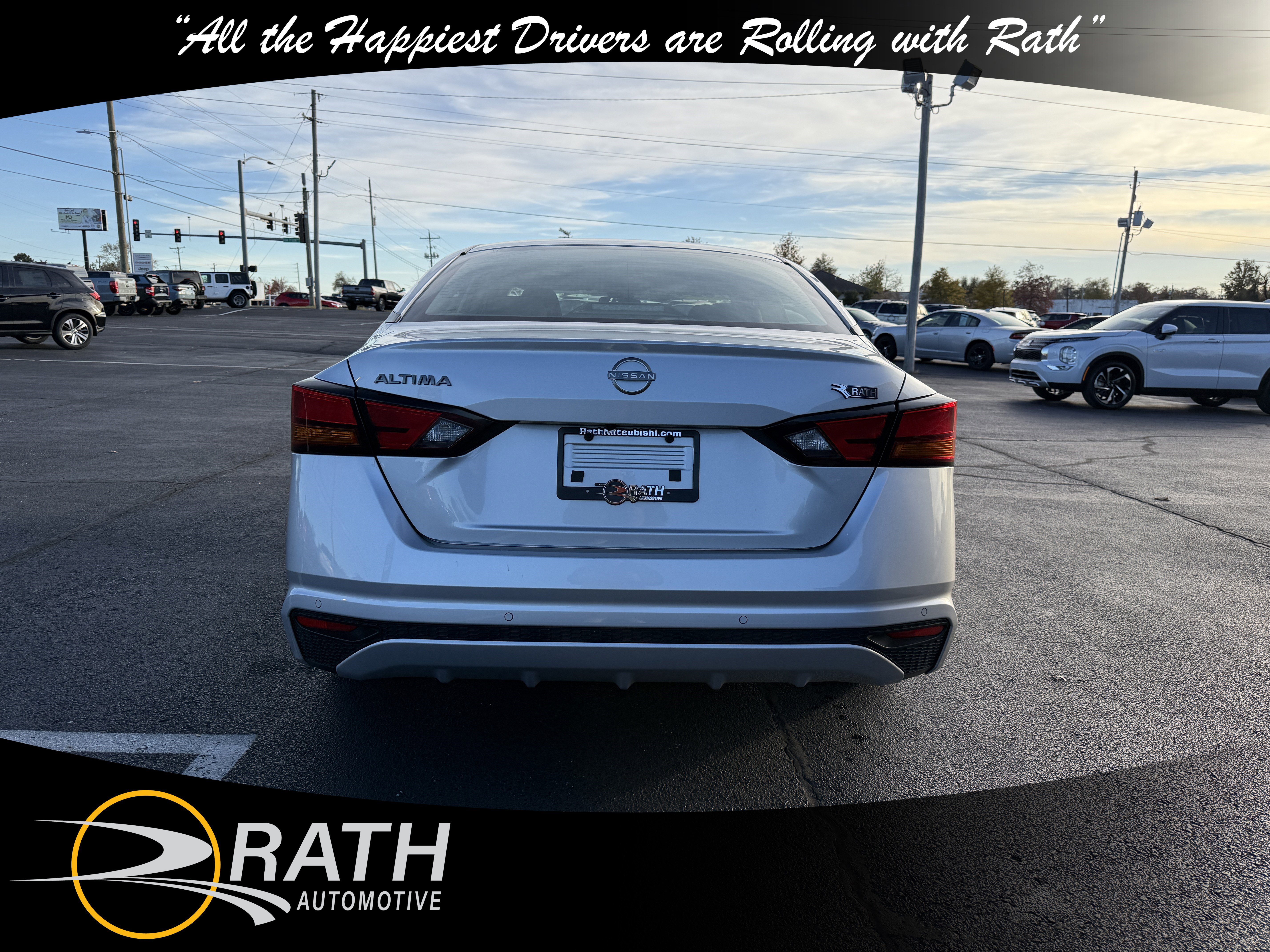 Used 2024 Nissan Altima 2.5 S FWD image 8
