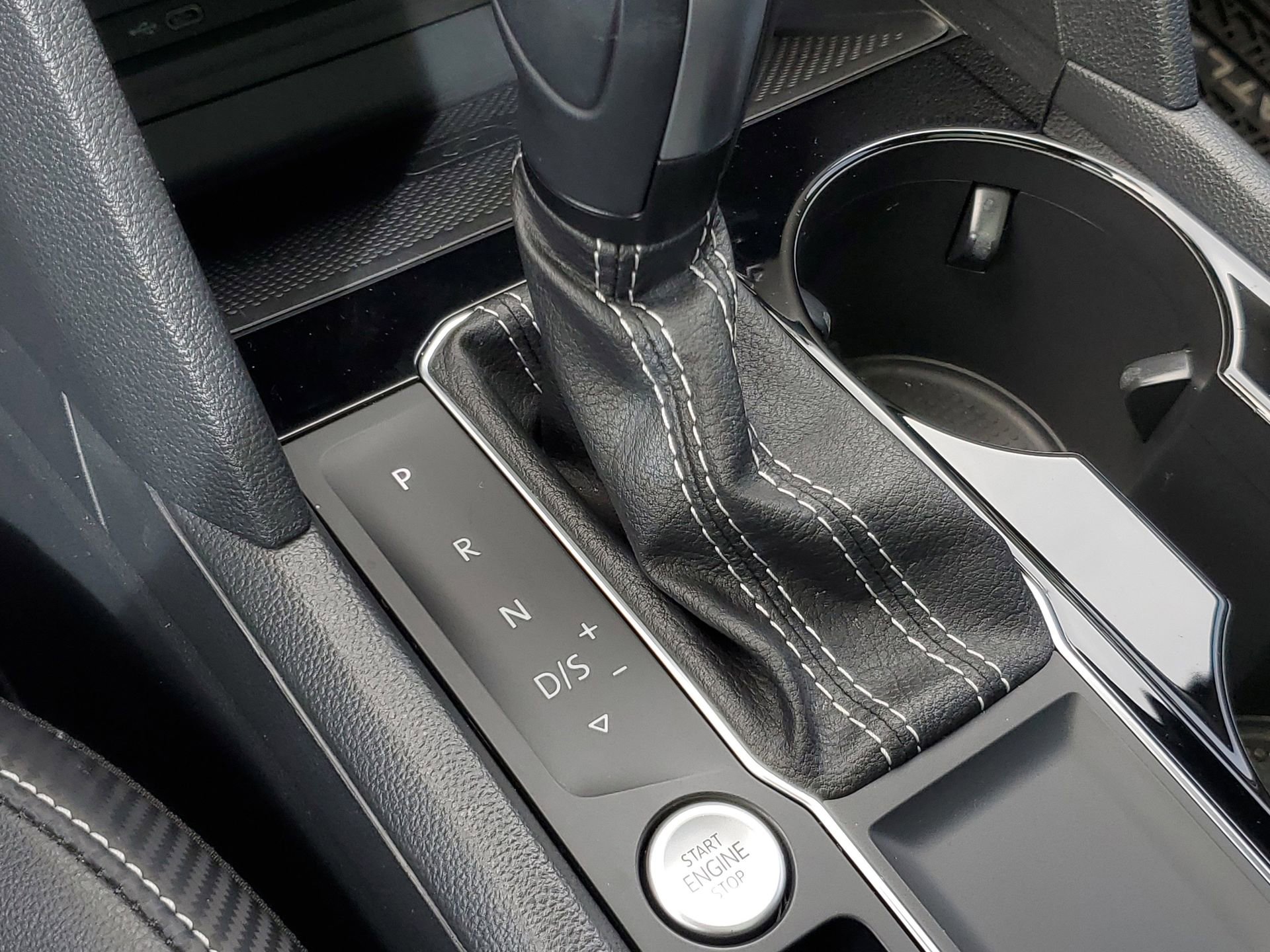 Used 2022 Volkswagen Atlas Cross Sport SE w/ Panoramic Sunroof Package image 32