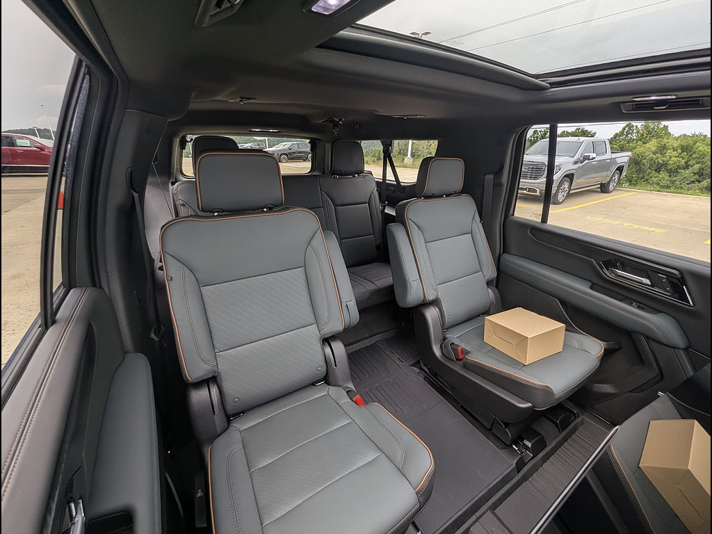 New 2026 GMC Yukon XL AT4 w/ AT4 Premium Plus Package AWD/4WD image 15