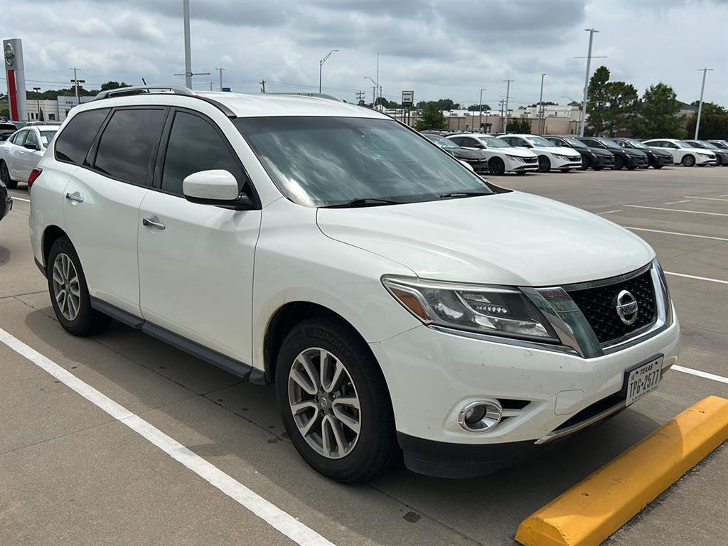 Used 2016 Nissan Pathfinder SV FWD image 13