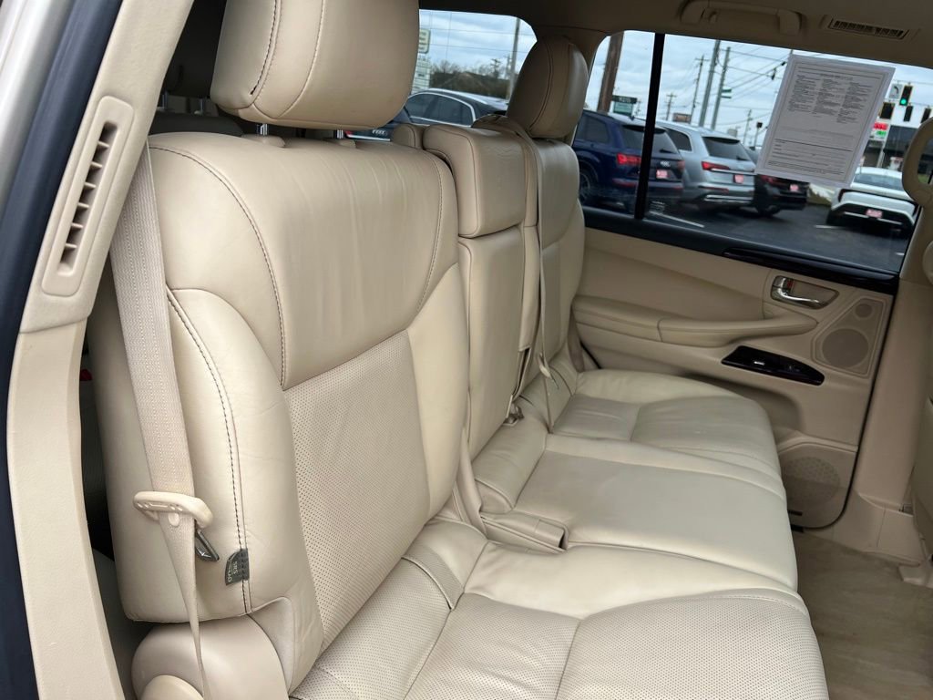Used 2013 Lexus LX 570 4WD w/ Luxury Pkg image 29