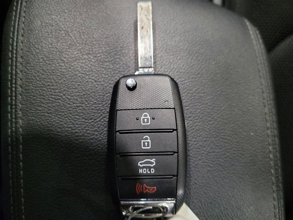 Used 2020 Kia Optima LX FWD image 32