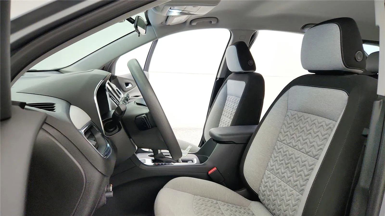 Used 2023 Chevrolet Equinox LS w/ Driver Confidence II Package AWD/4WD image 27