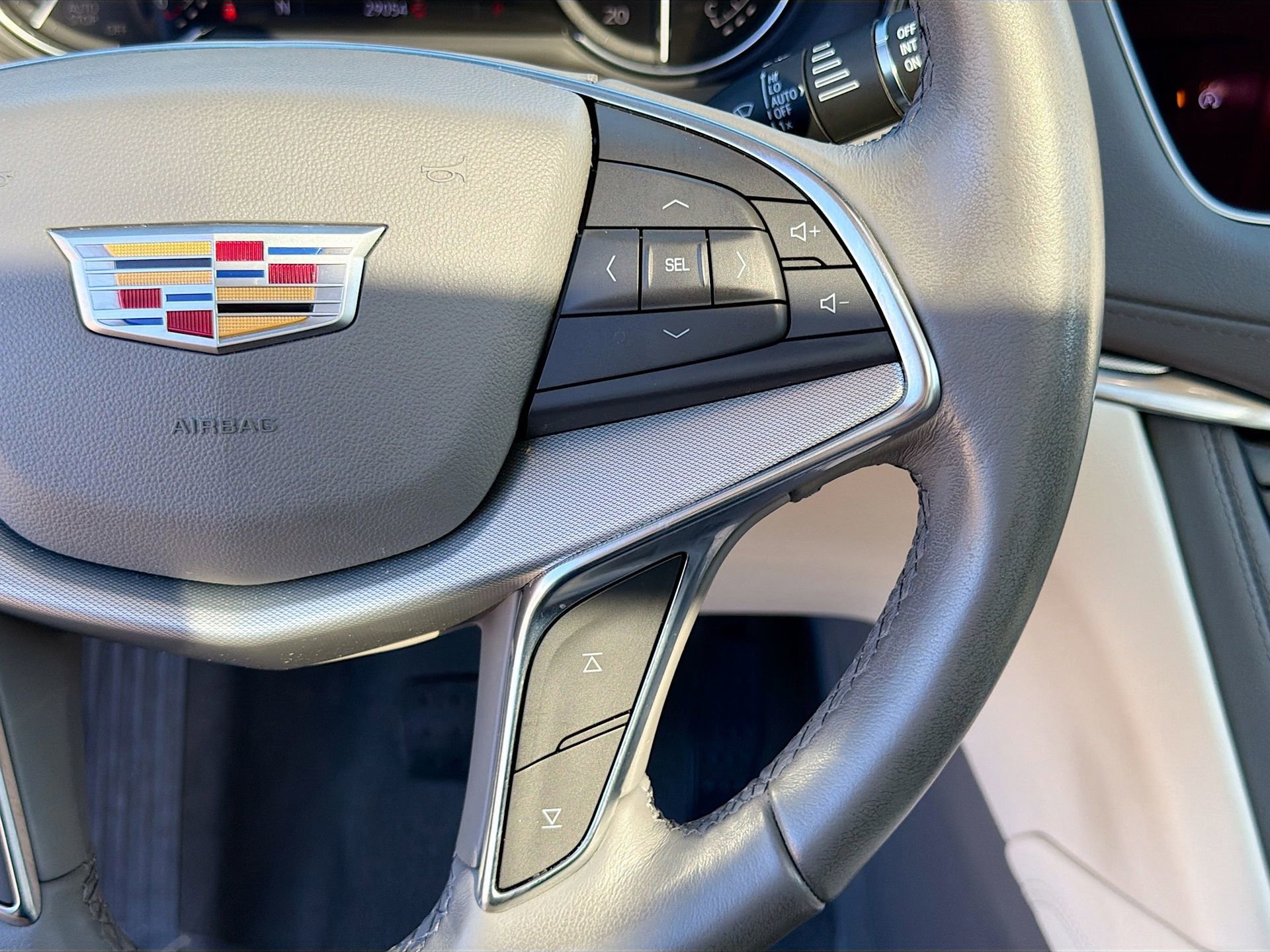 Used 2021 Cadillac XT5 Premium Luxury image 38