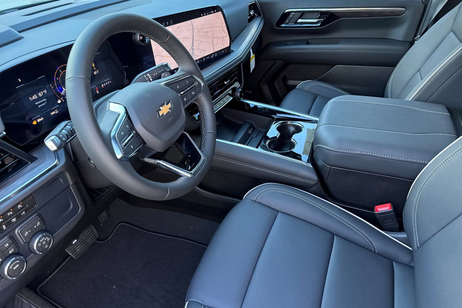 New 2026 Chevrolet Suburban Premier image 9