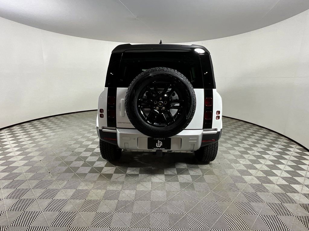 Used 2024 Land Rover Defender 110 S image 8