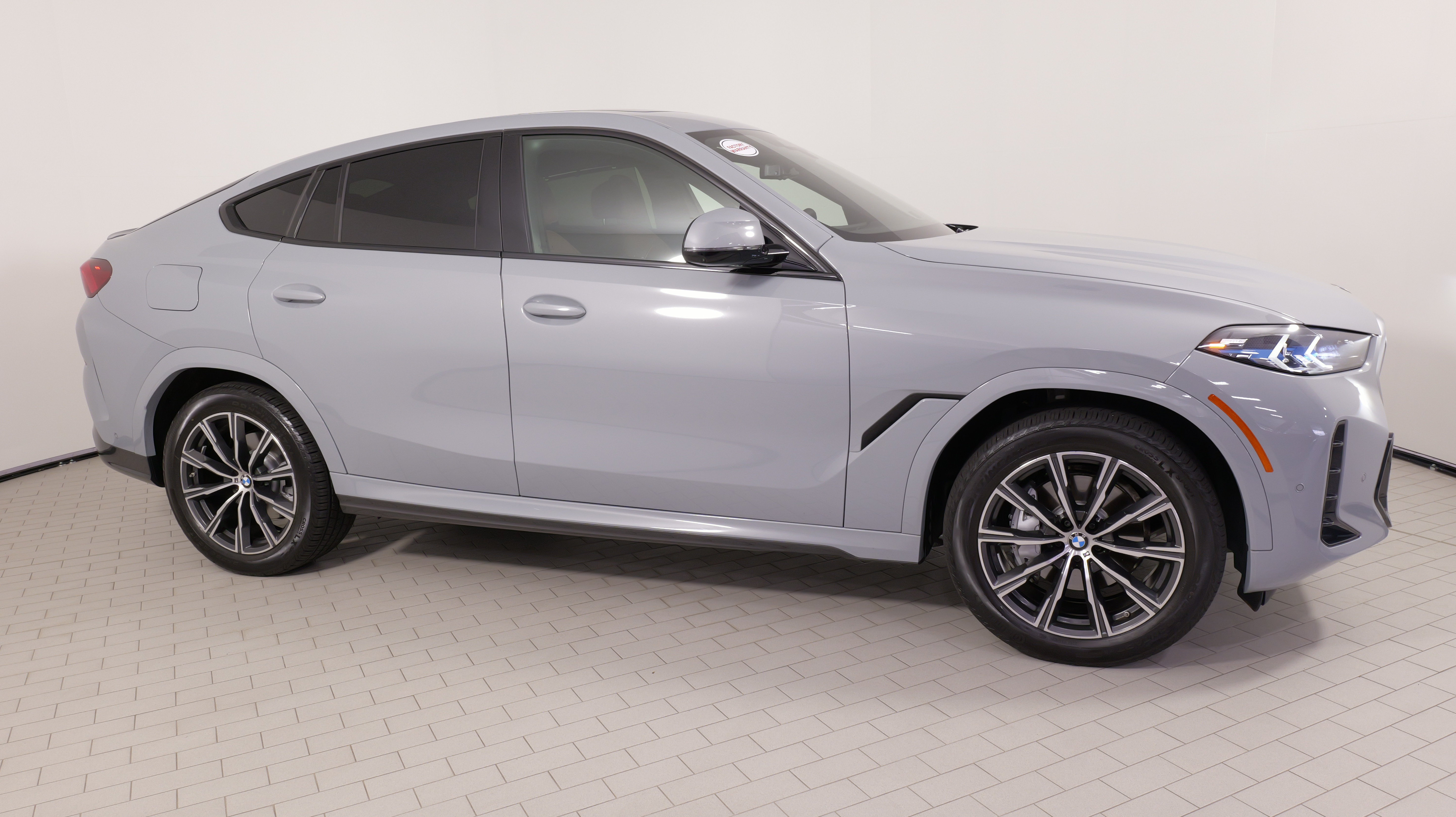 Used 2026 BMW X6 xDrive40i AWD/4WD image 9